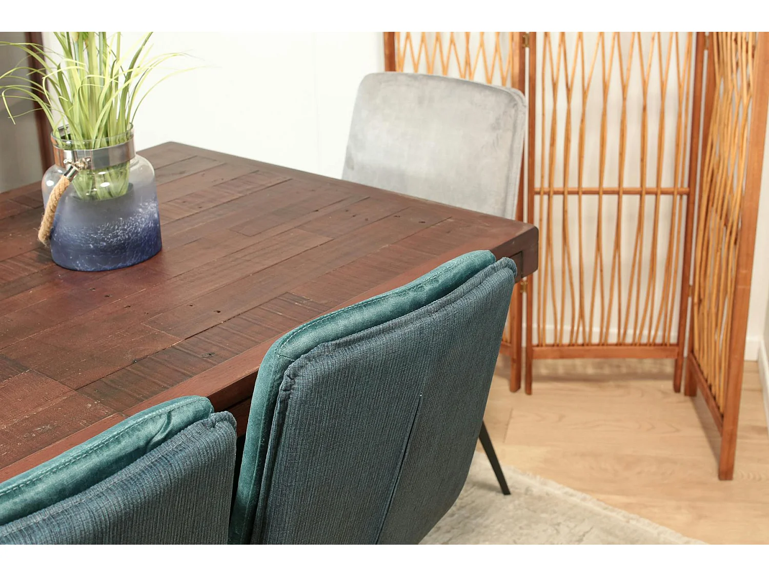 Chaise en velours bleu à double coussinage (lot de 2) OKA