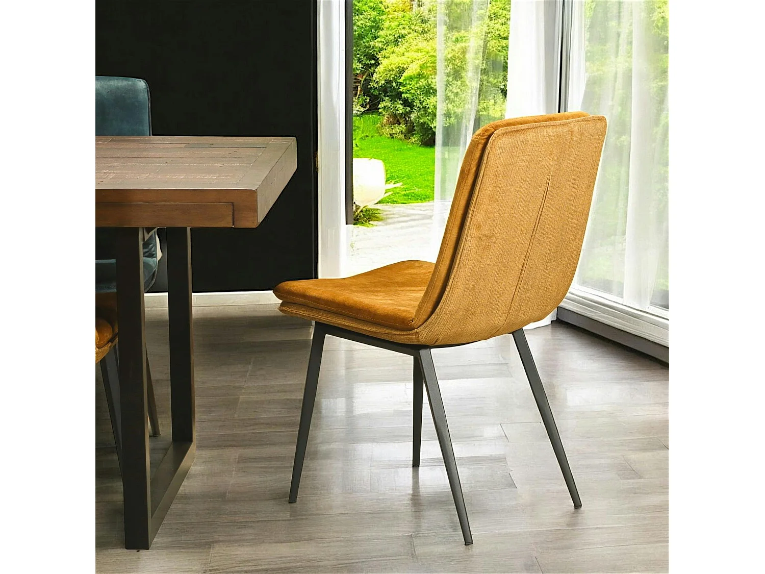 Chaise en velours doré à double coussinage (lot de 2) OKA