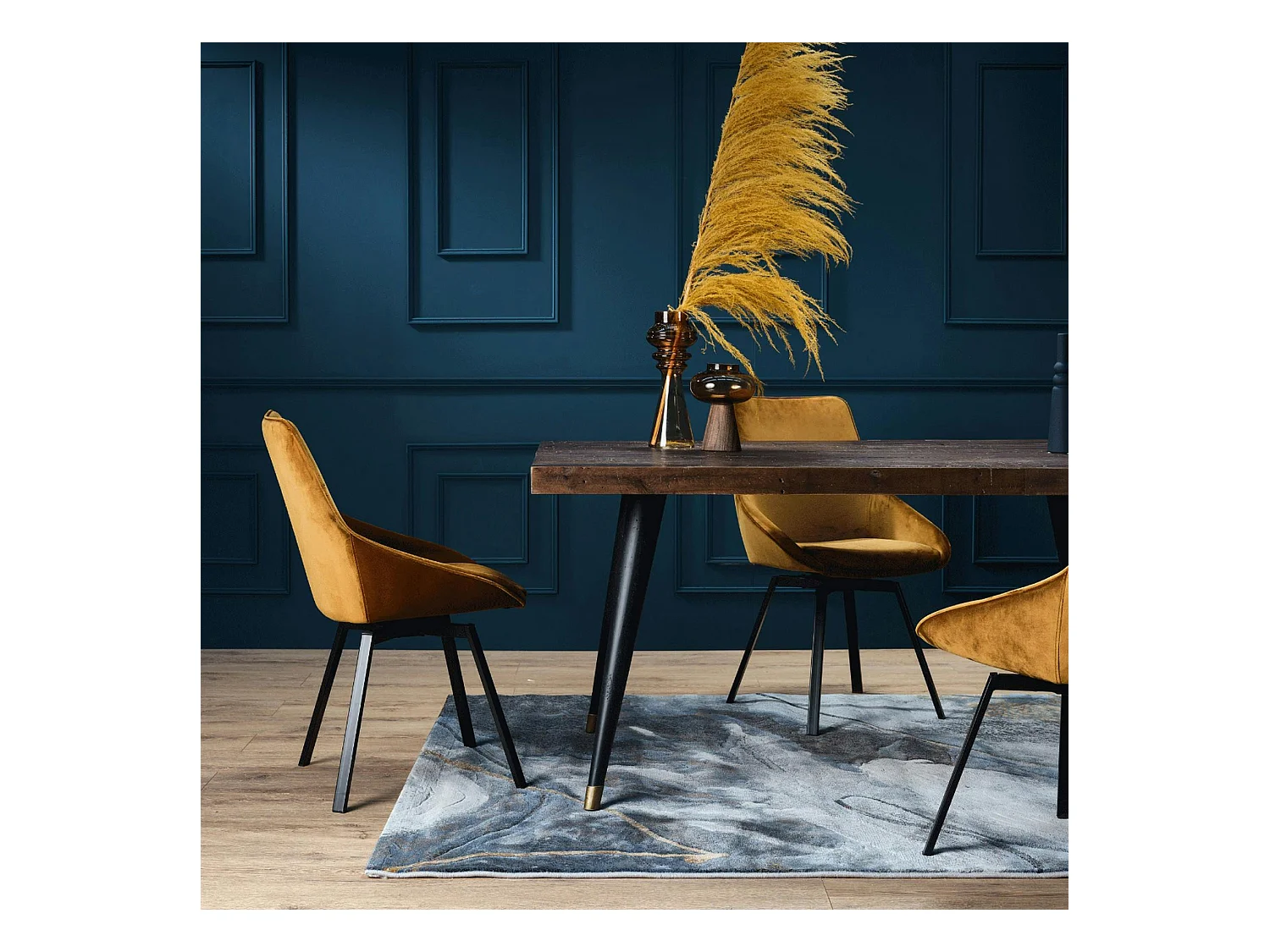 Chaise pivotante moderne en velours doré OKA (Lot de 2)