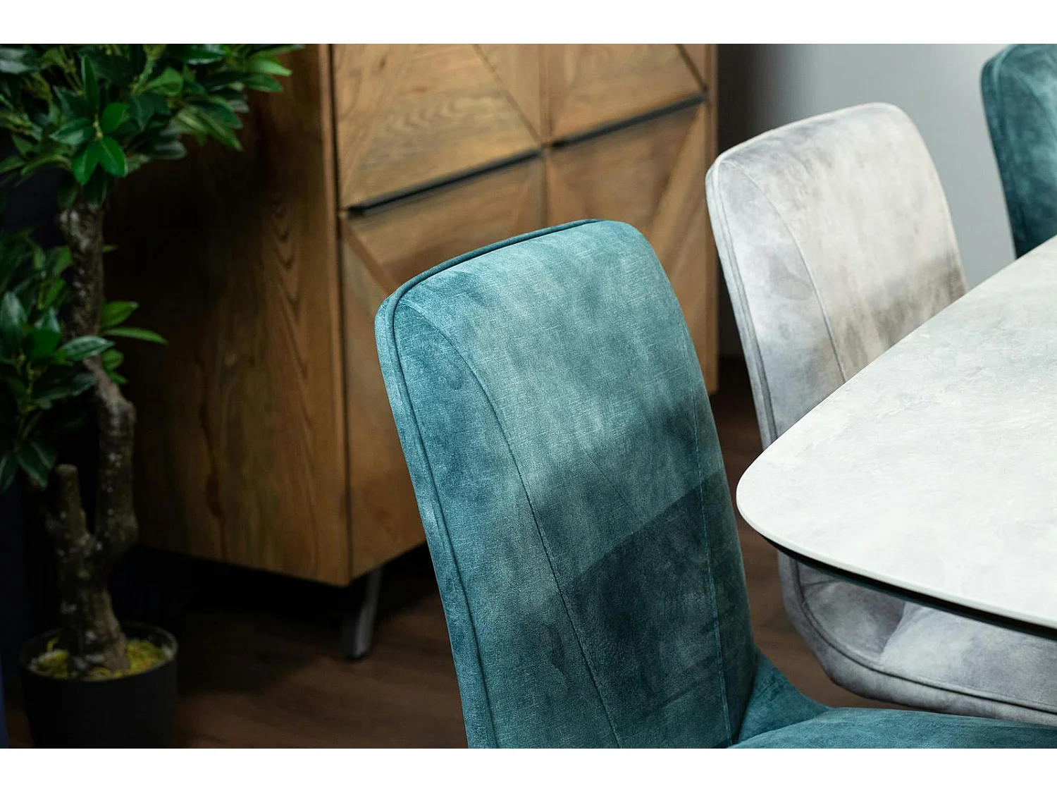 Chaise pivotante velours bleu pétrole (lot de 2) OKA