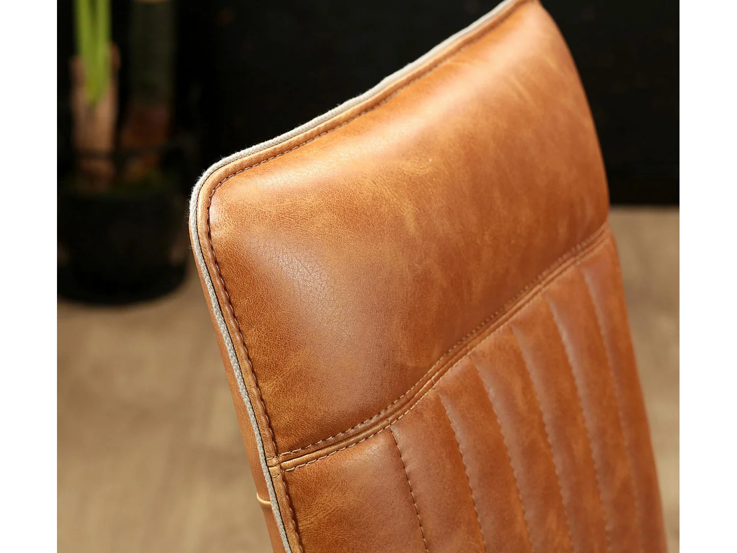 Chaise de salle à manger camel used OKA (lot de 2)