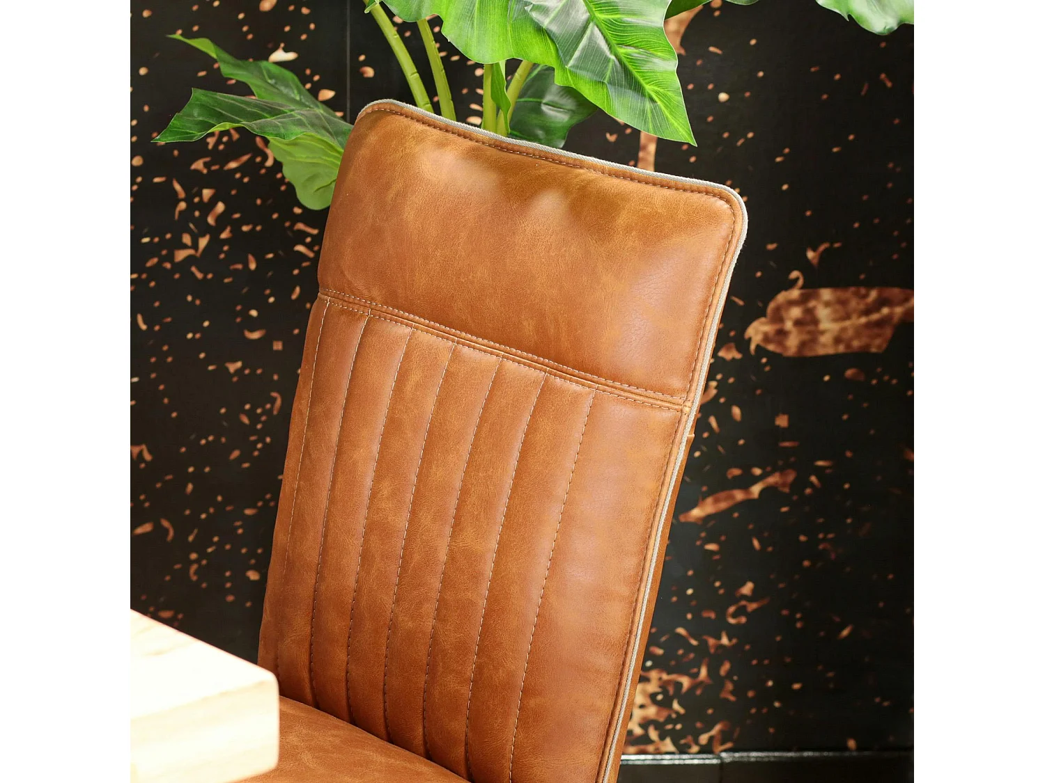 Chaise de salle à manger camel used OKA (lot de 2)