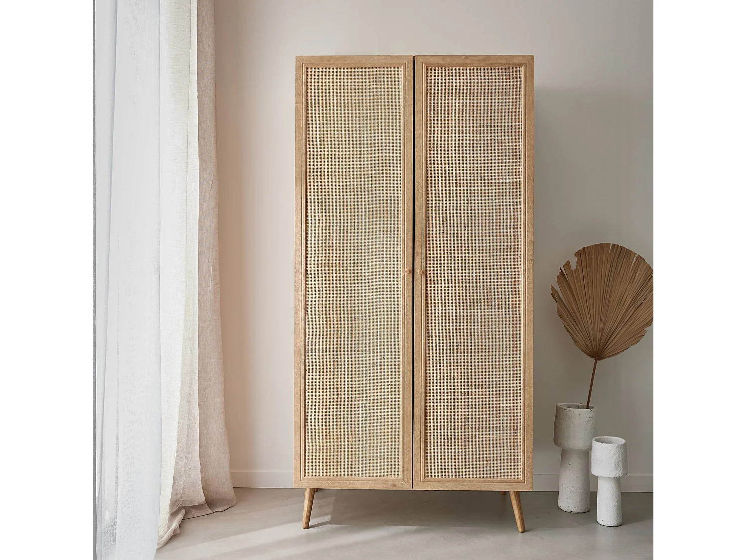 Armoire cannage et décor bois 2 portes avec étagère et tringle - Hauteur 179.5cm