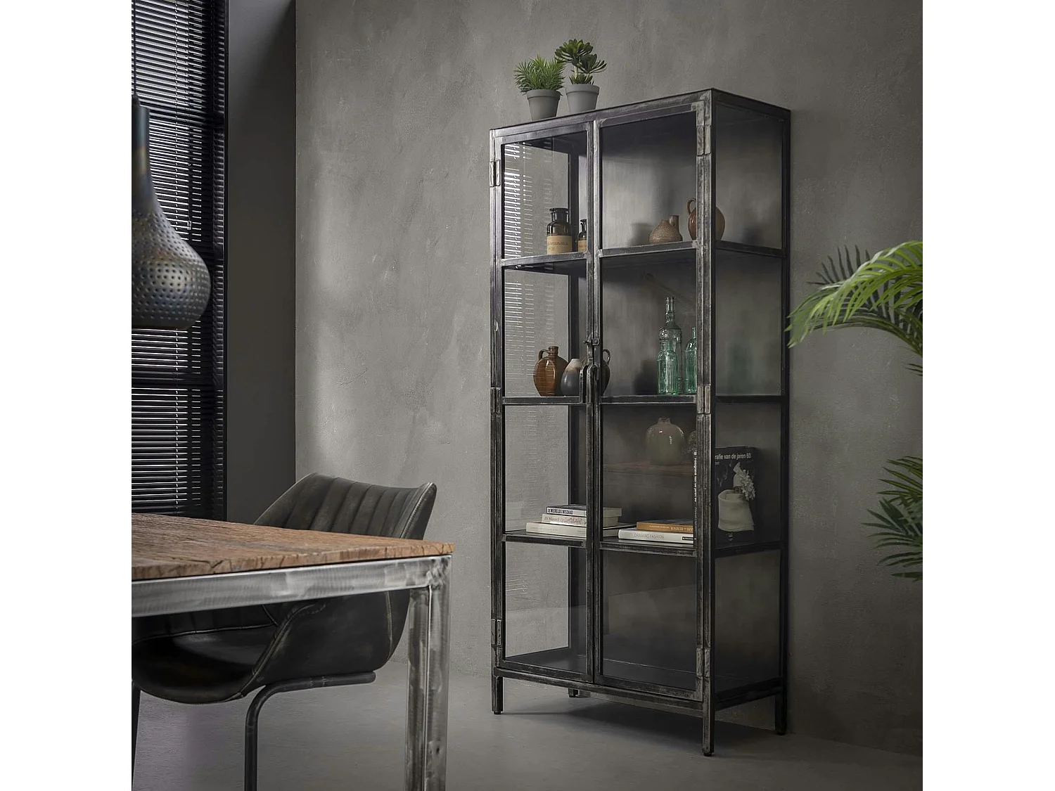 Vitrine industrielle métal verre ROADIES