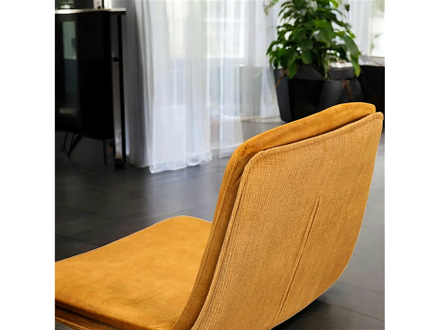 Chaise de bar en velours doré à double coussinage (lot de 2) OKA