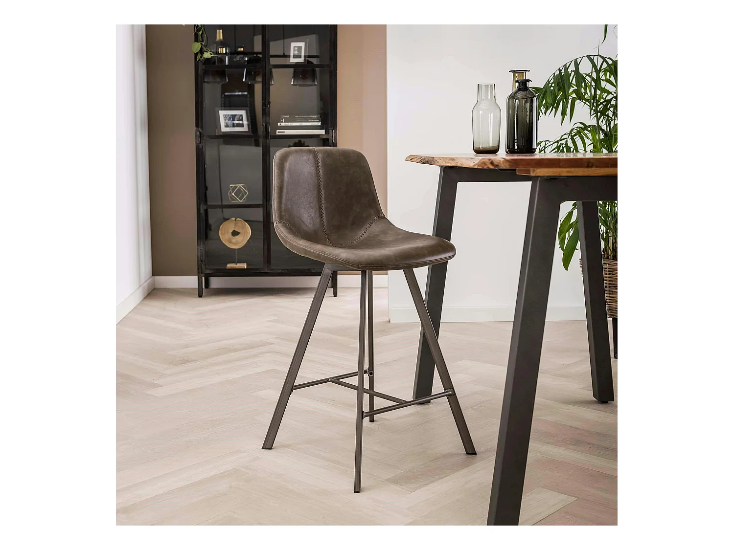 Chaise de bar couture apparente taupe pied étoile HELSINKI