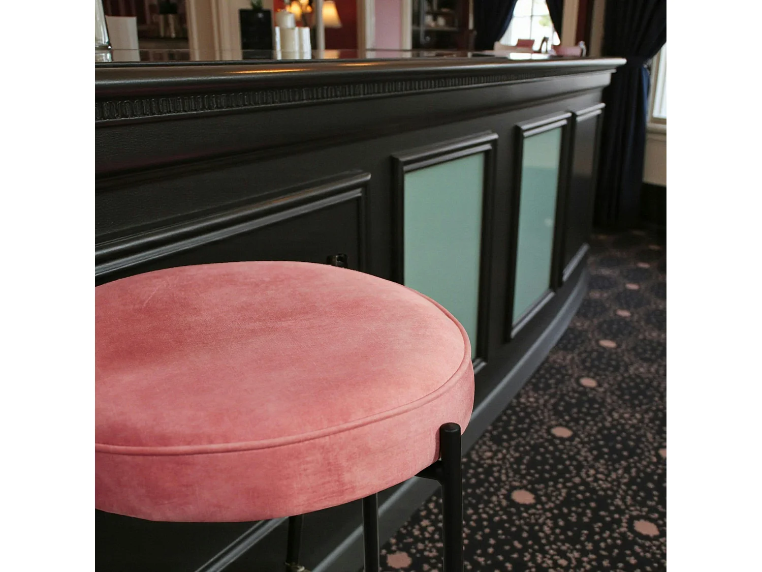 Tabouret de bar design en velours rose pâle FLORENCE (lot 2)