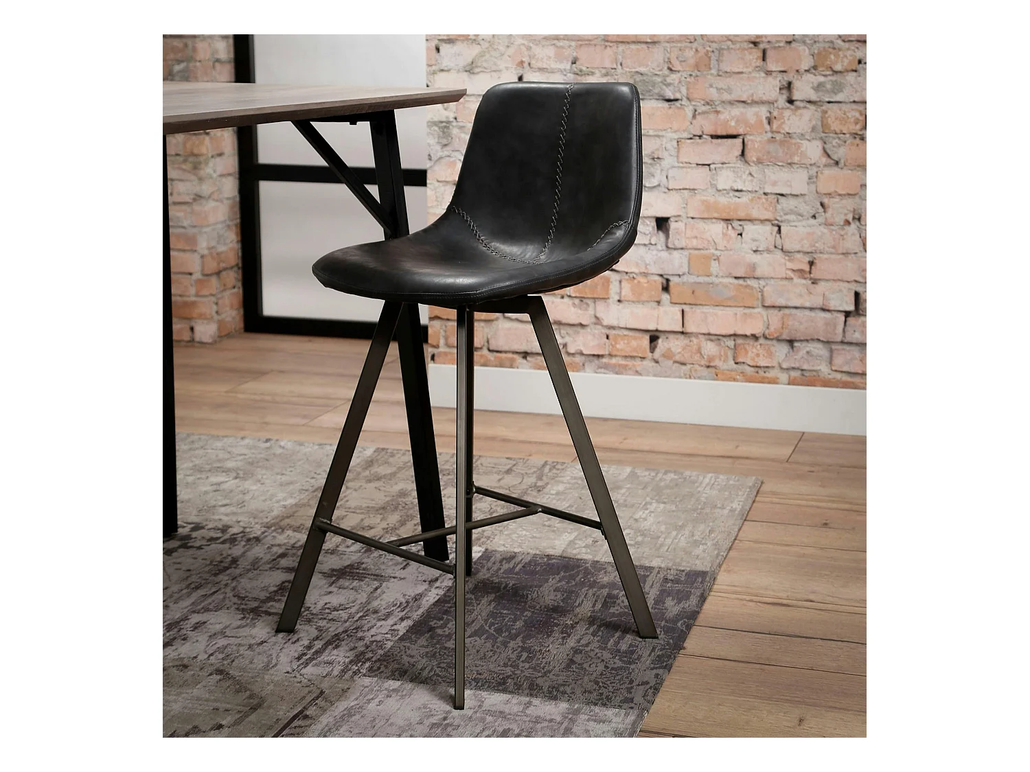 Chaise de bar anthracite coutures apparentes pieds étoile HELSINKI