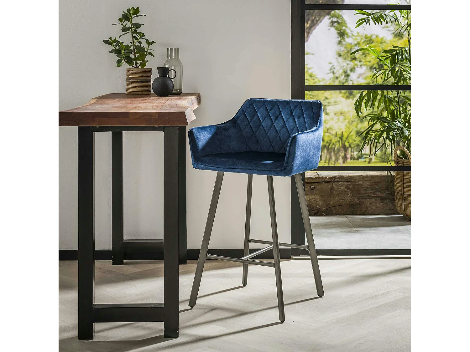 Tabouret de bar avec accoudoirs en velours bleu MELBOURNE