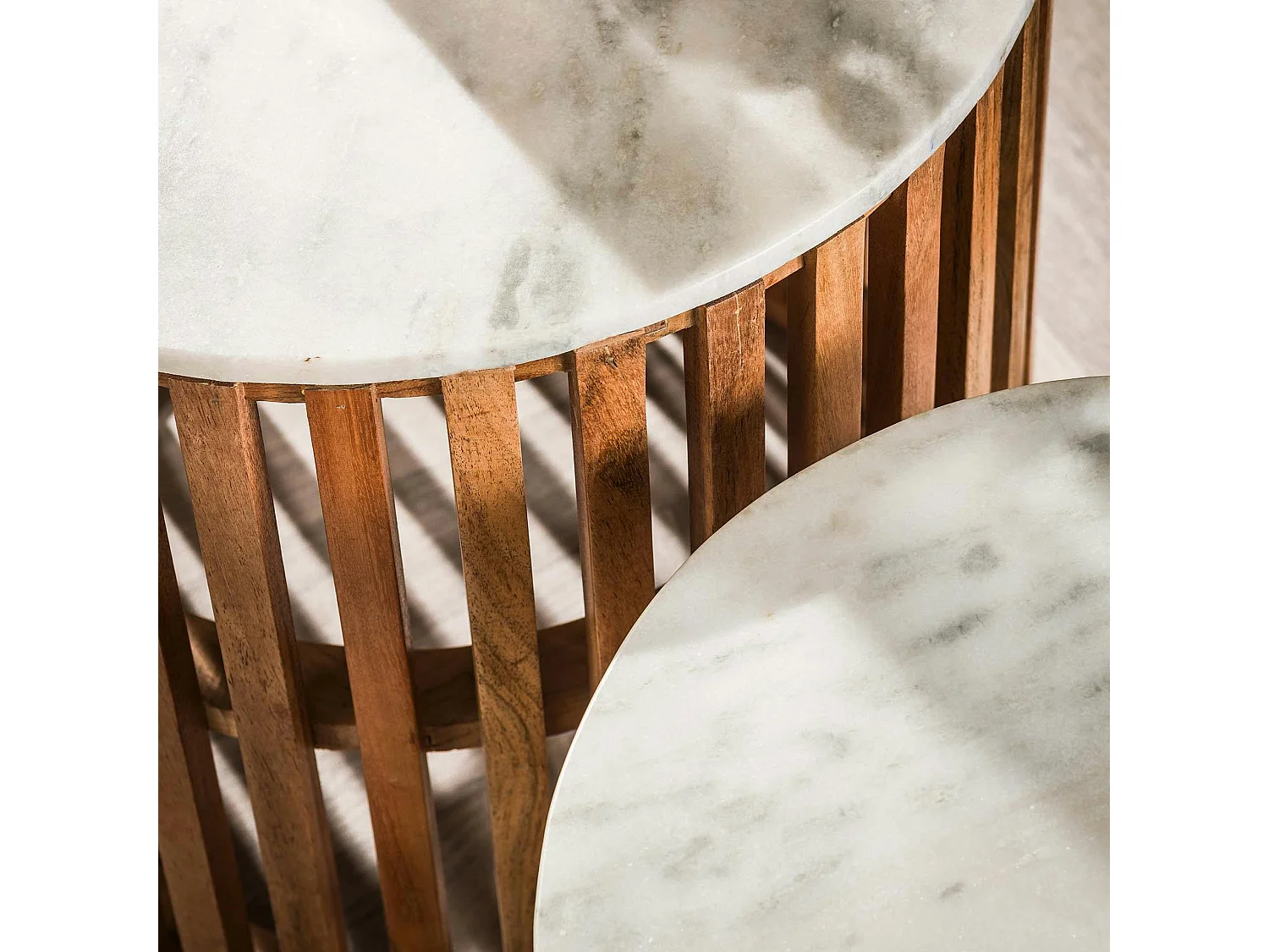 Bout de canapé en marbre blanc et bois de manguier (lot de 2) DELHI