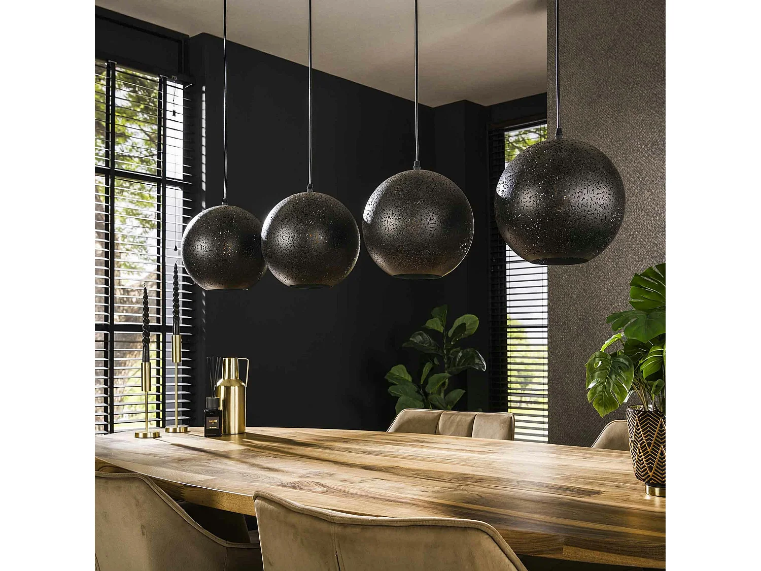 Suspension de table 4 globes métalliques ajourés RALF