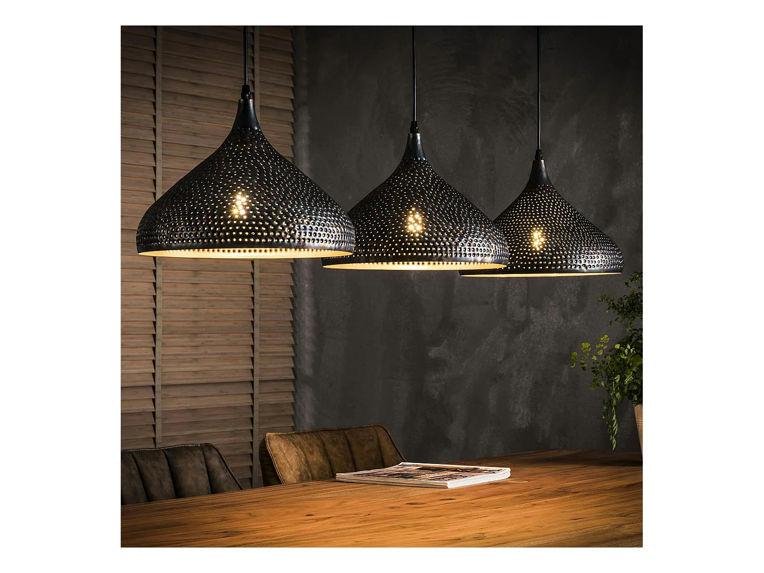 Suspension contemporaine ajourée 3 lampes forme bougie RALF