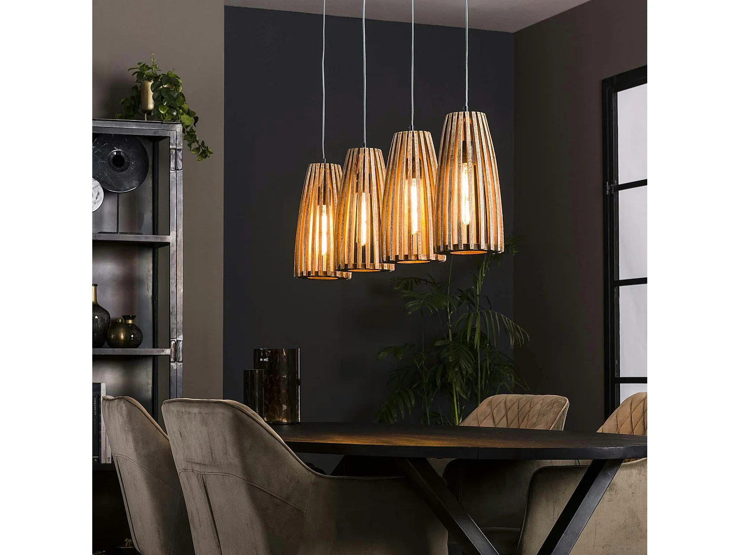 Suspension en bois ajourée 4 lampes LUCKNOW