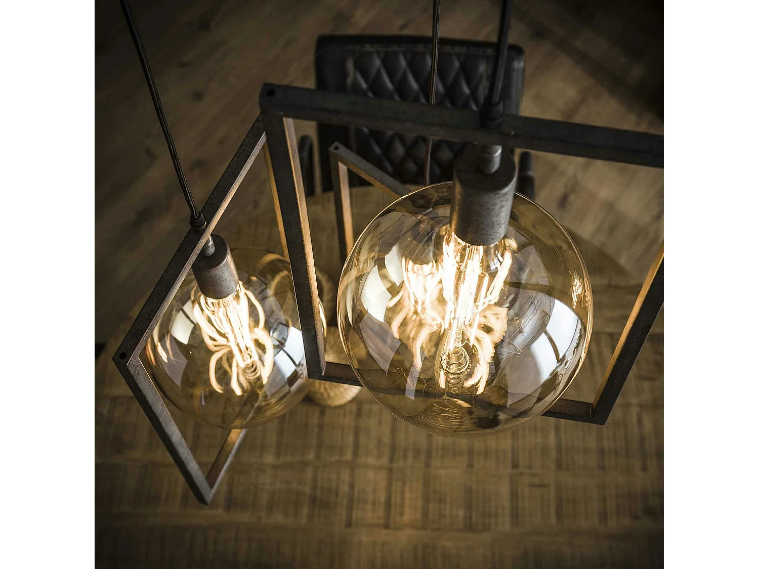 Suspension industrielle graphique 3 lampes cadre métal TRIBECA