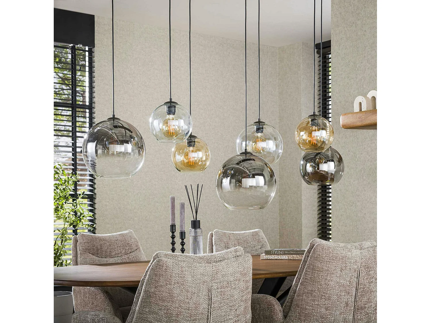 Suspension globe 7 lampes multicolores NOVA