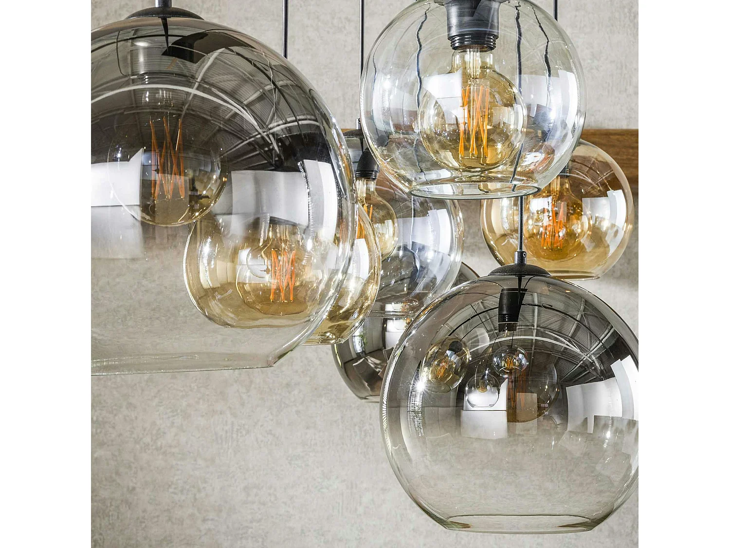 Suspension globe 7 lampes multicolores NOVA