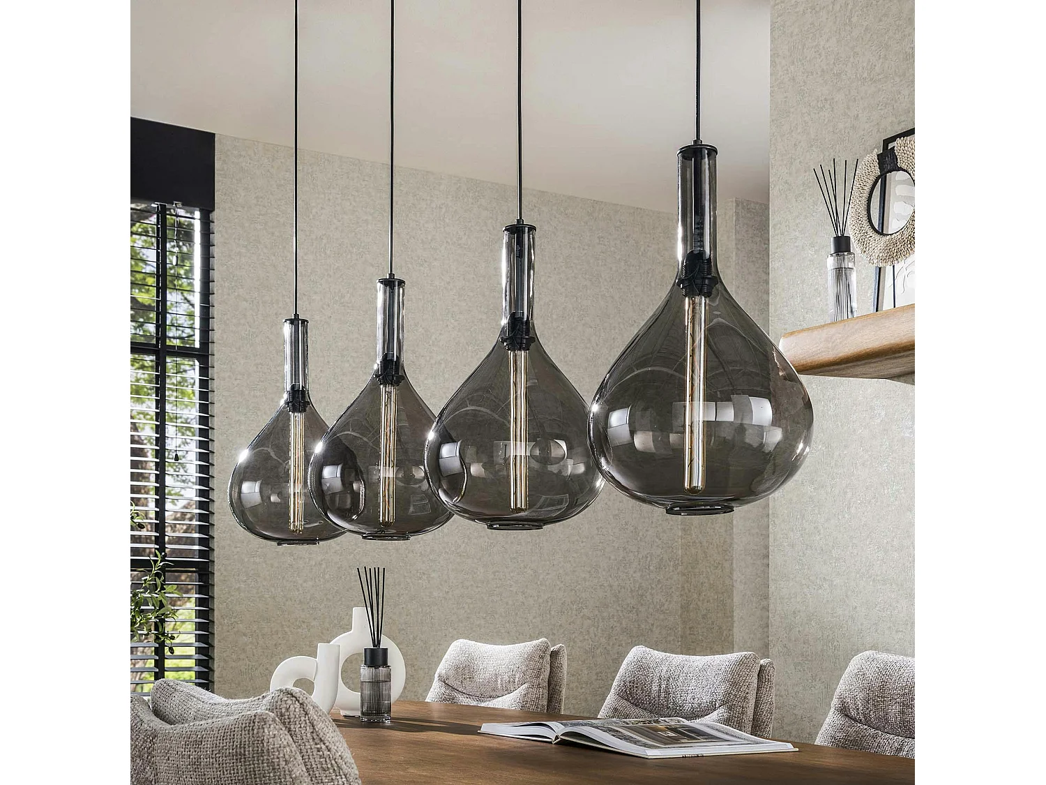 Suspension en verre fumé forme goutte 4 lampes NOVA