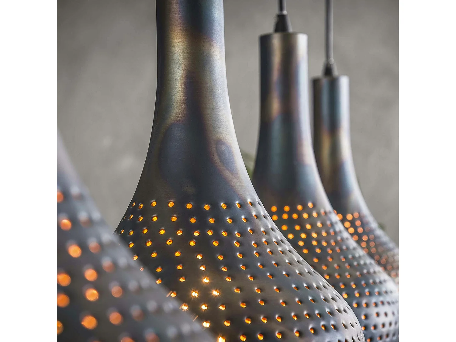 Suspension luminaire noir 4 lampes métal ajouré 130 cm JAVA