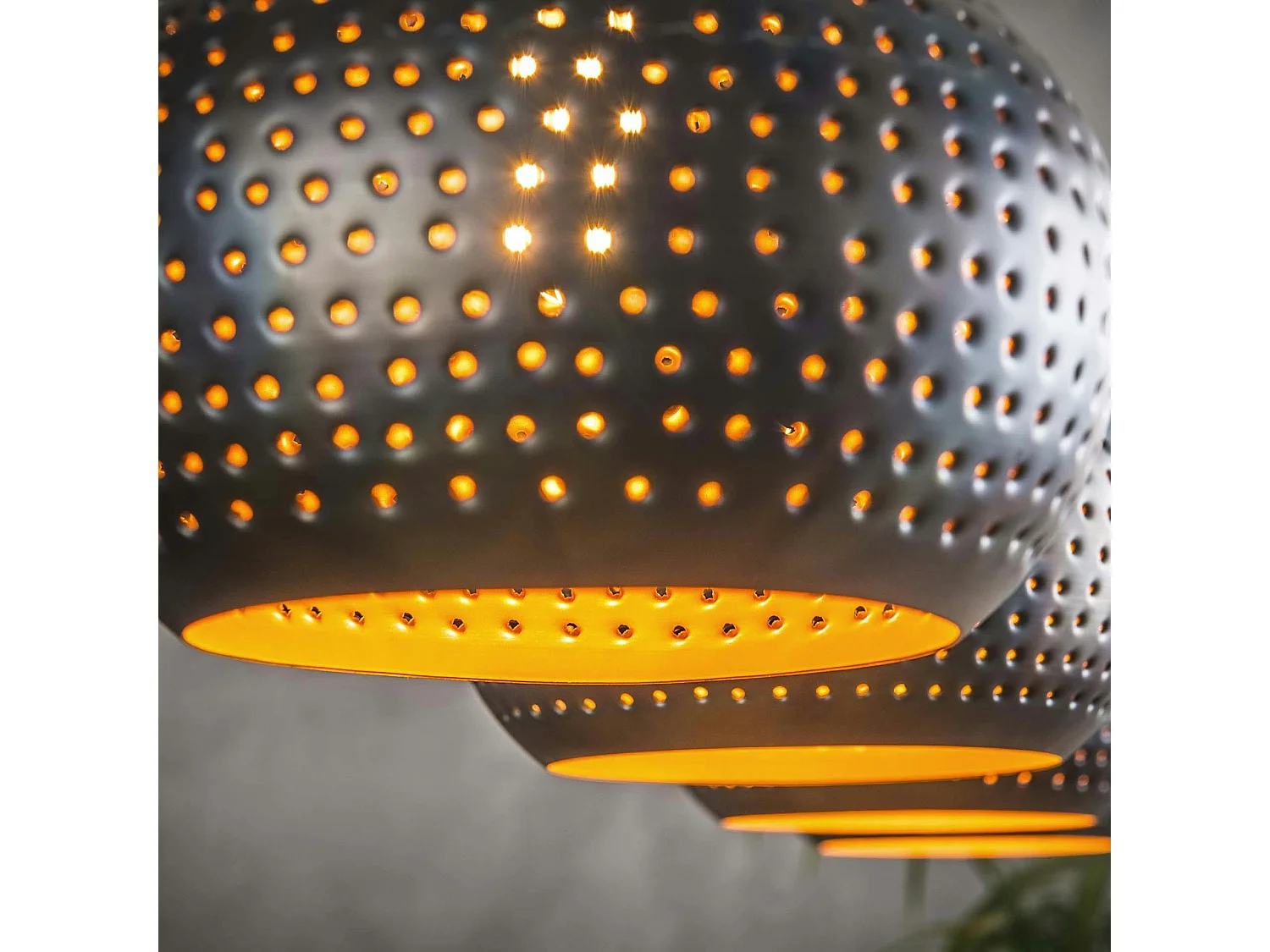 Suspension luminaire noir 4 lampes métal ajouré 130 cm JAVA