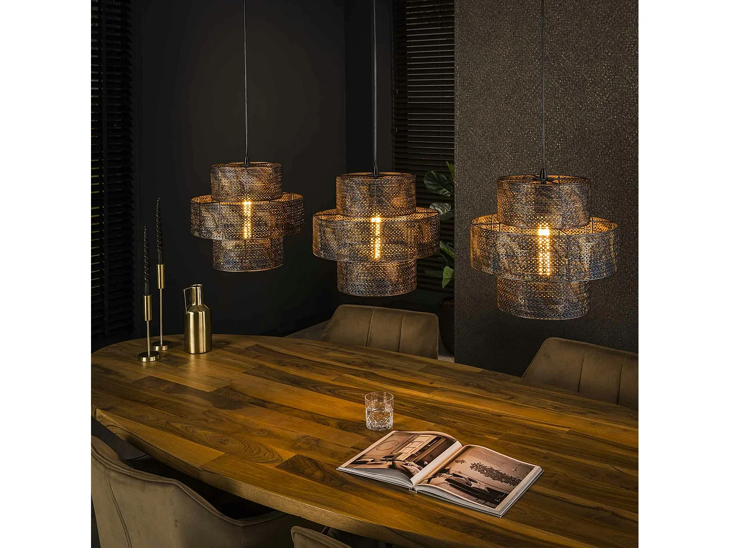 Suspension de salle à manger avec 3 abat-jour frise métallique TRIBECA