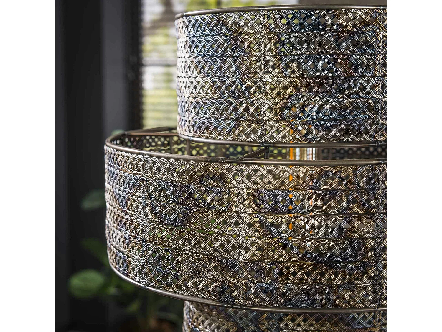 Lampadaire d'ambiance avec abat-jour frise métallique TRIBECA