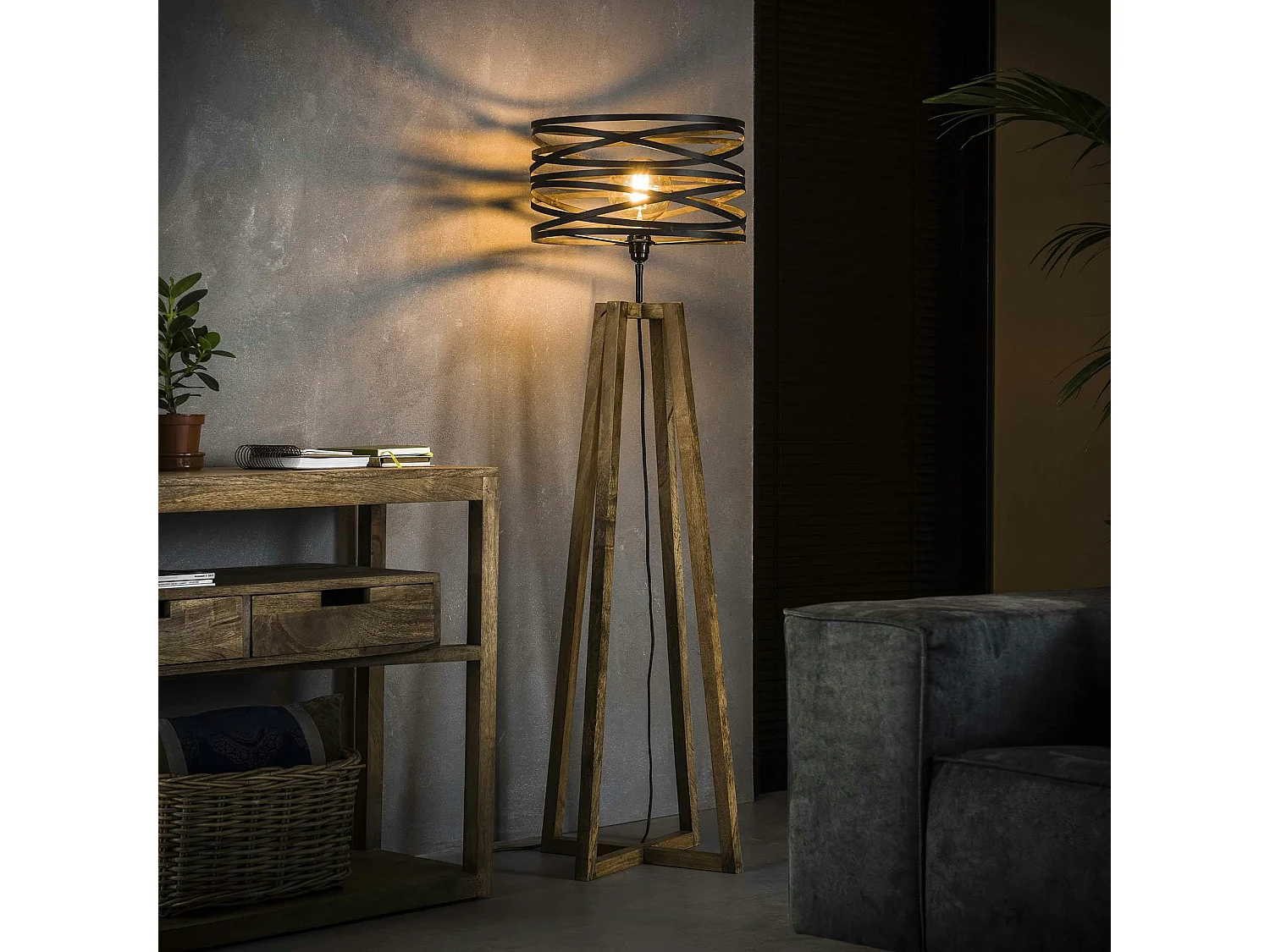 Lampadaire moderne effet ruban pieds bois naturel RALF
