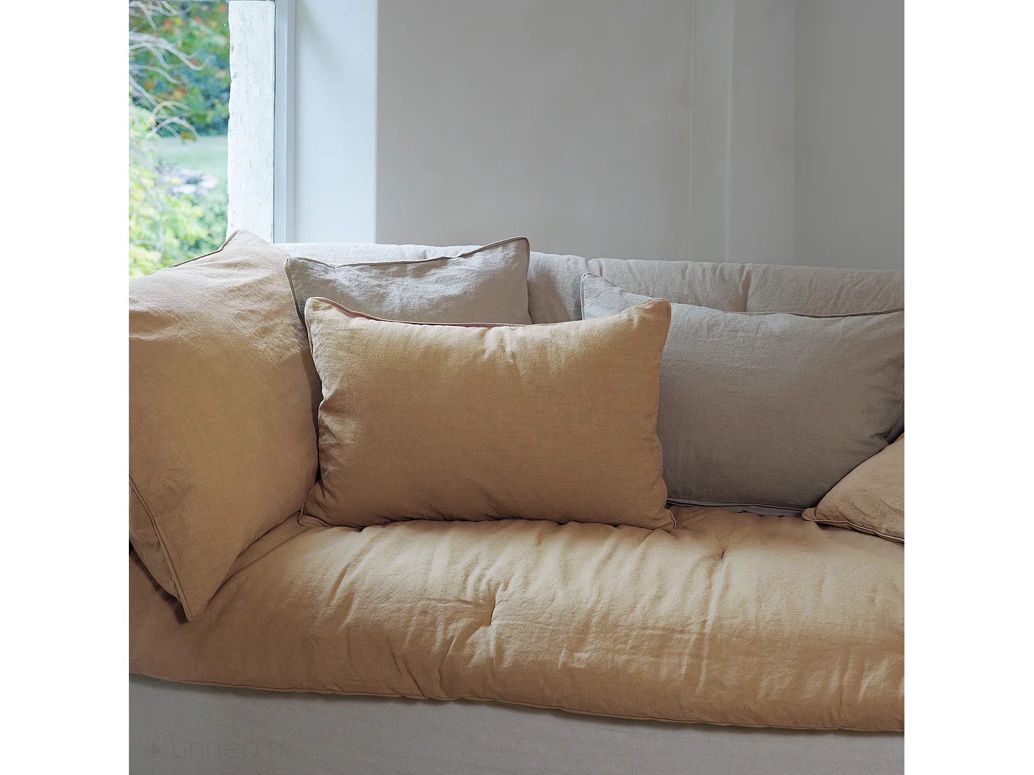 Housse de coussin 40x60 cm 50% lin et 50% coton collection OPERA DECO camel