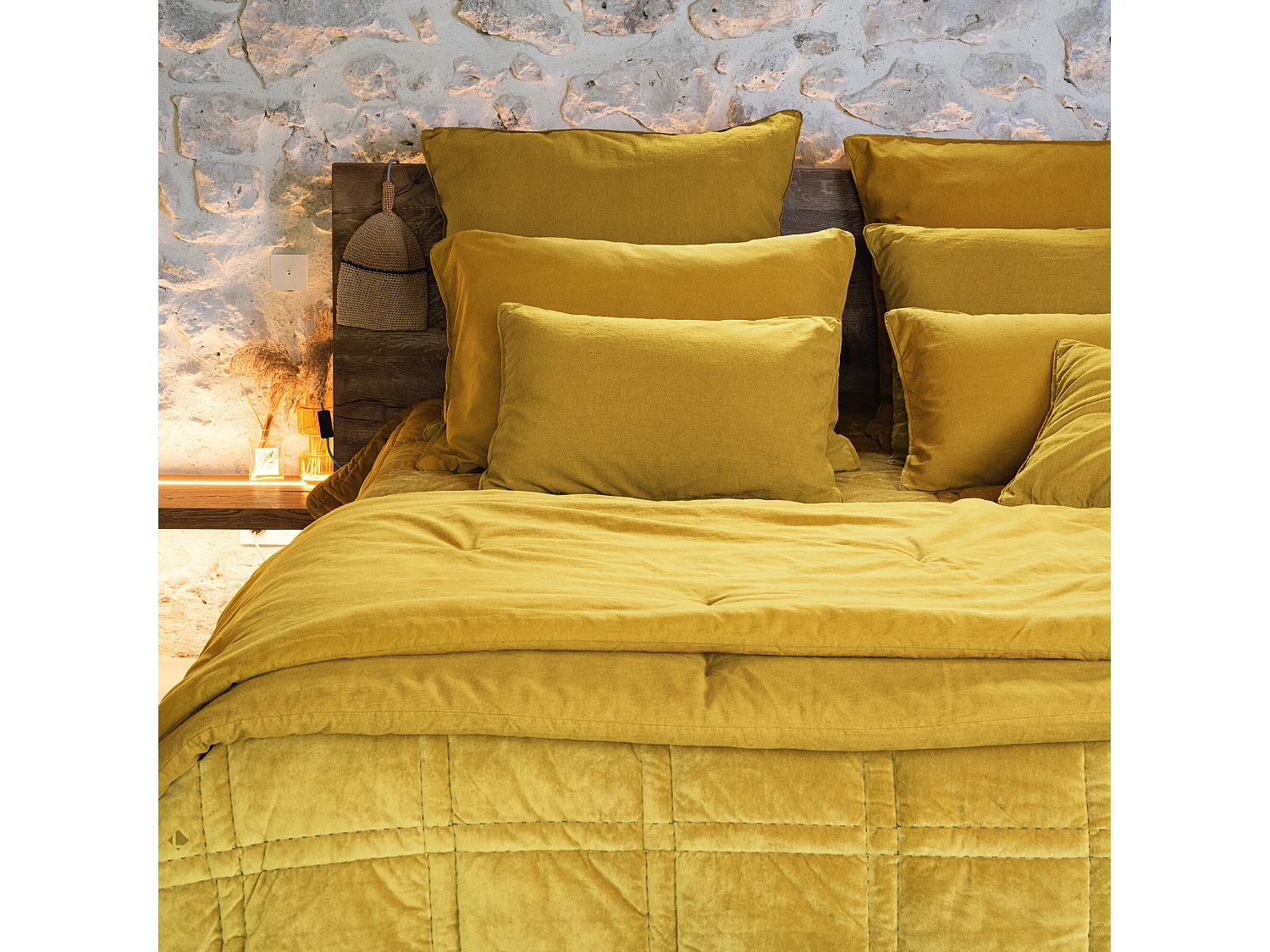 Housse de coussin 45x45 cm 50% lin et 50% coton collection OPERA DECO moutarde