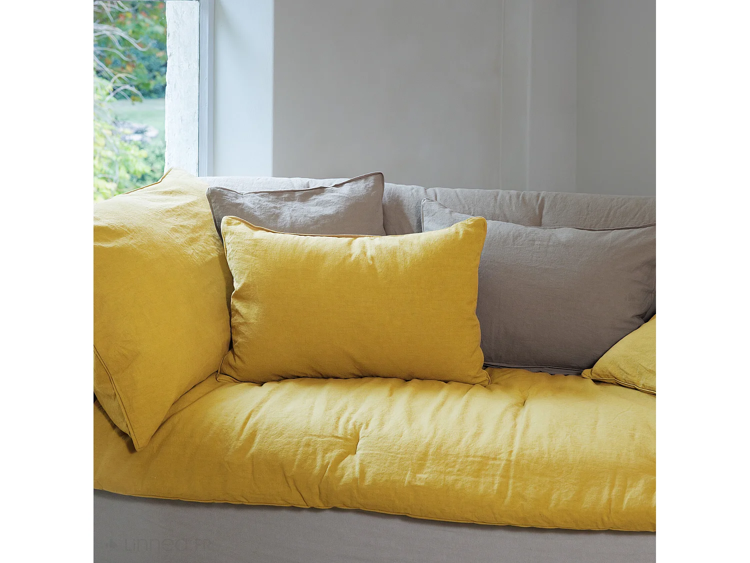 Housse de coussin 45x45 cm 50% lin et 50% coton collection OPERA DECO moutarde
