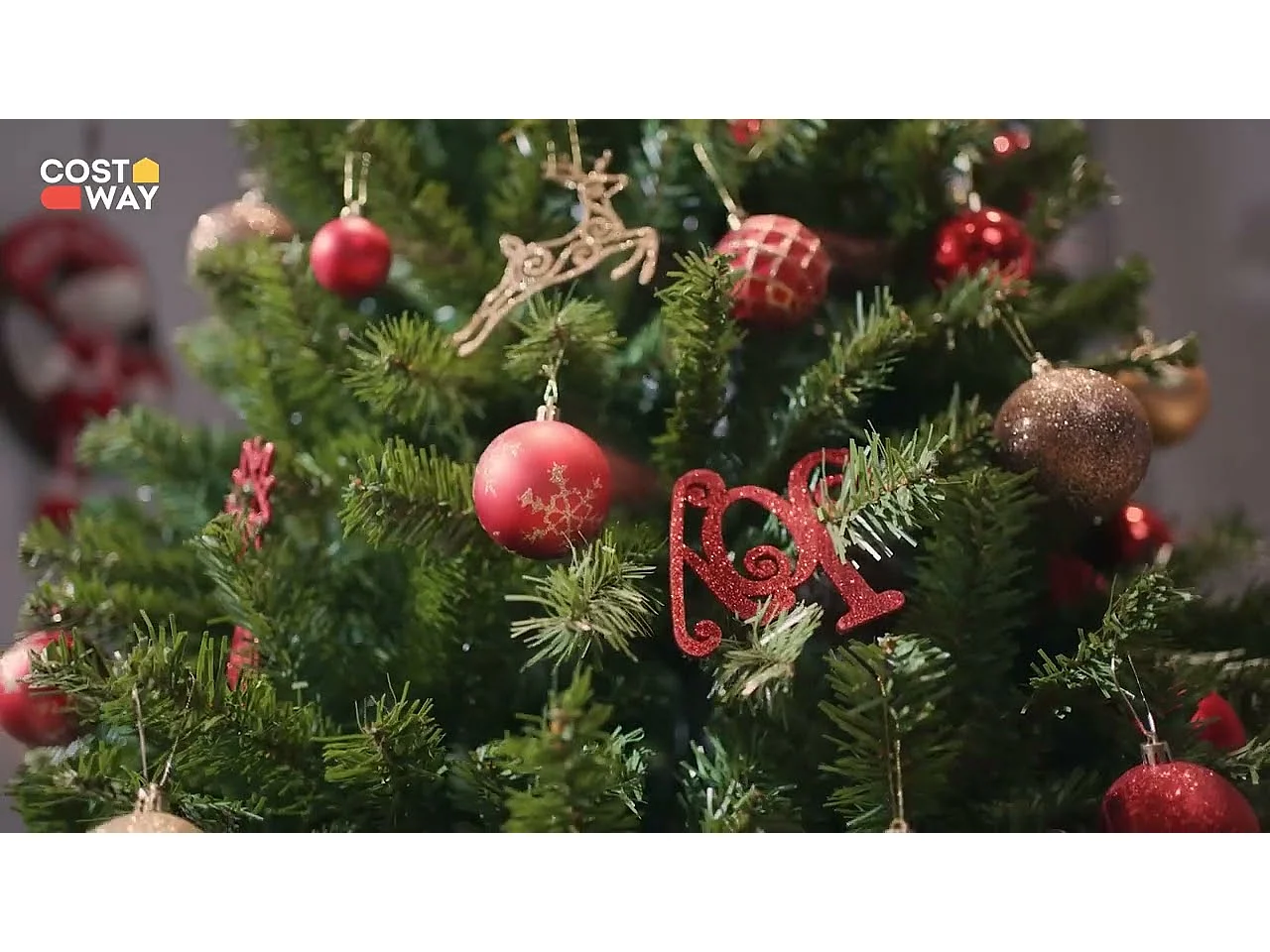 Sapin de noël artificiel 225cm, aiguilles en pvc avec 1346 branches pied métallique solide, arbre de noël idéal pour maison,bureau,magasins hôtels, vert