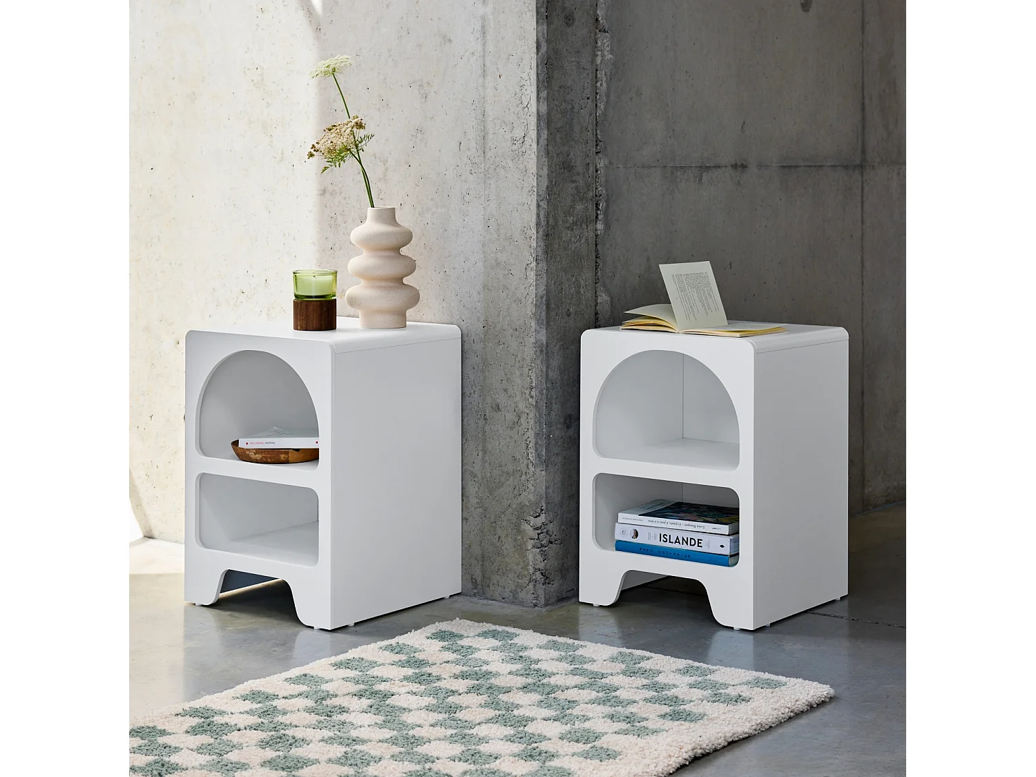 Set 2 comodini effetto legno bianco, 2 nicchie, bianco