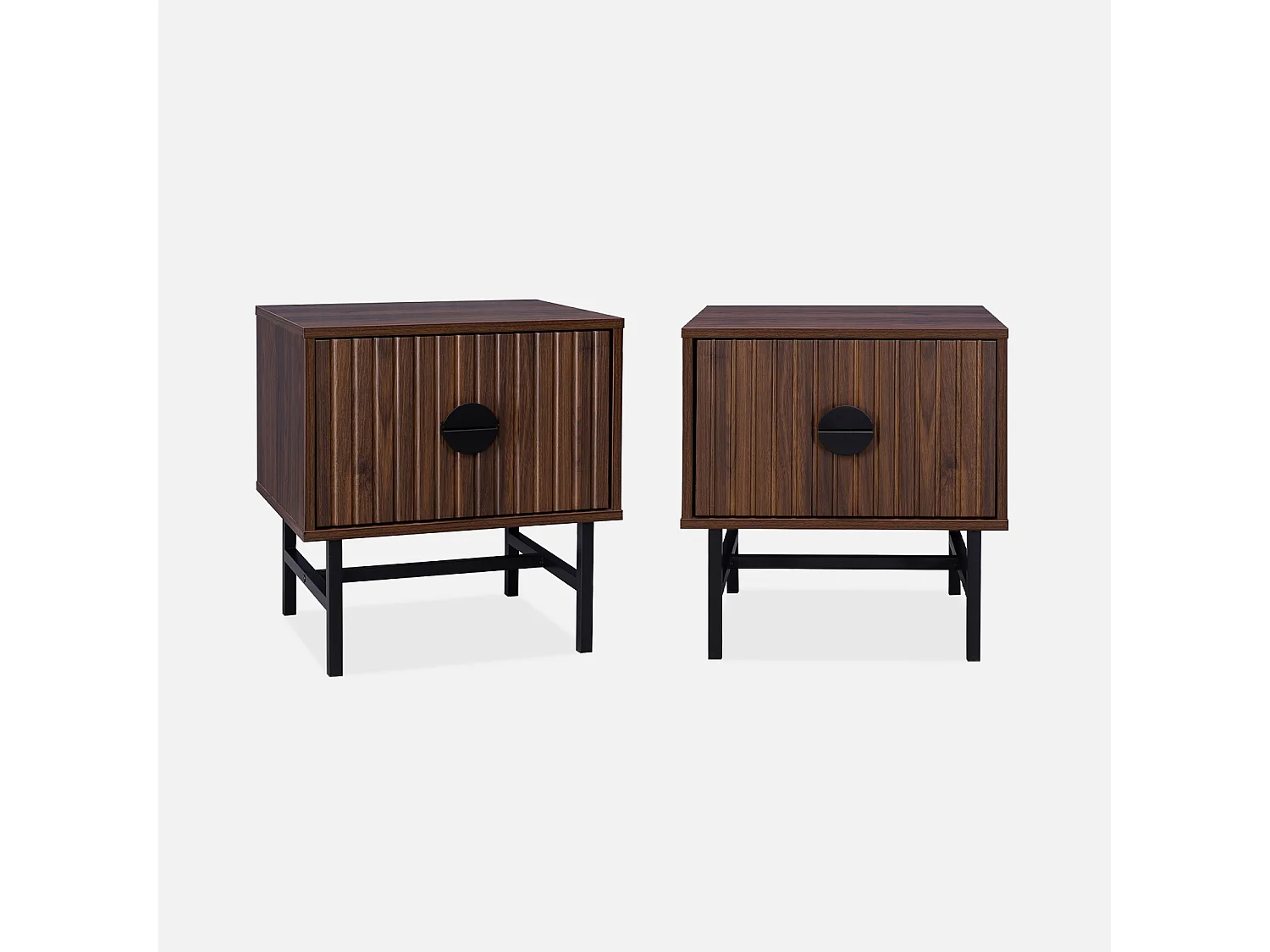 Lot de 2 tables de chevet effet bois foncé. un tiroir. L 48 x l 39 x H 50cm