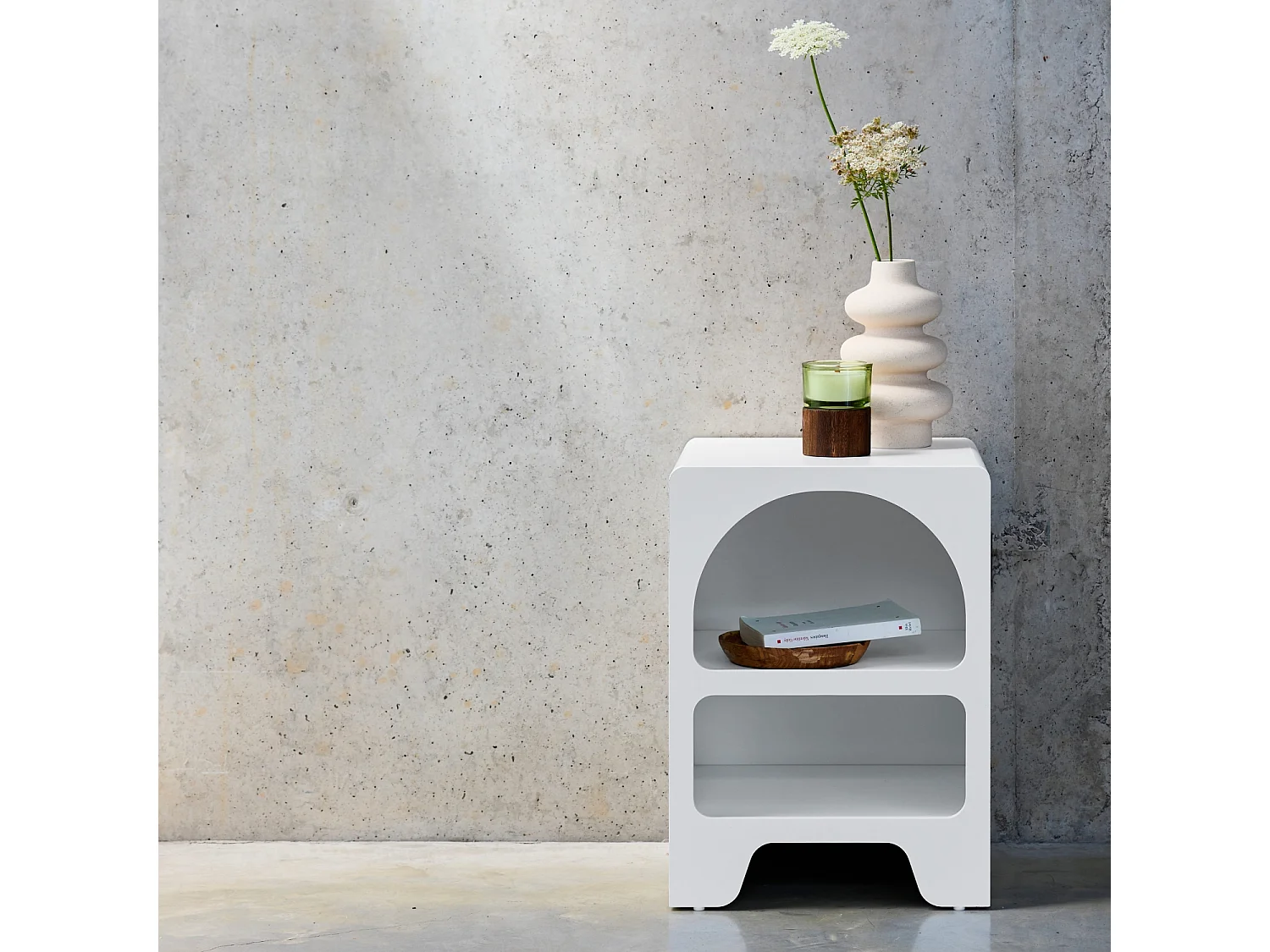 Comodino organico effetto legno bianco, 2 nicchie mobileoggetti,