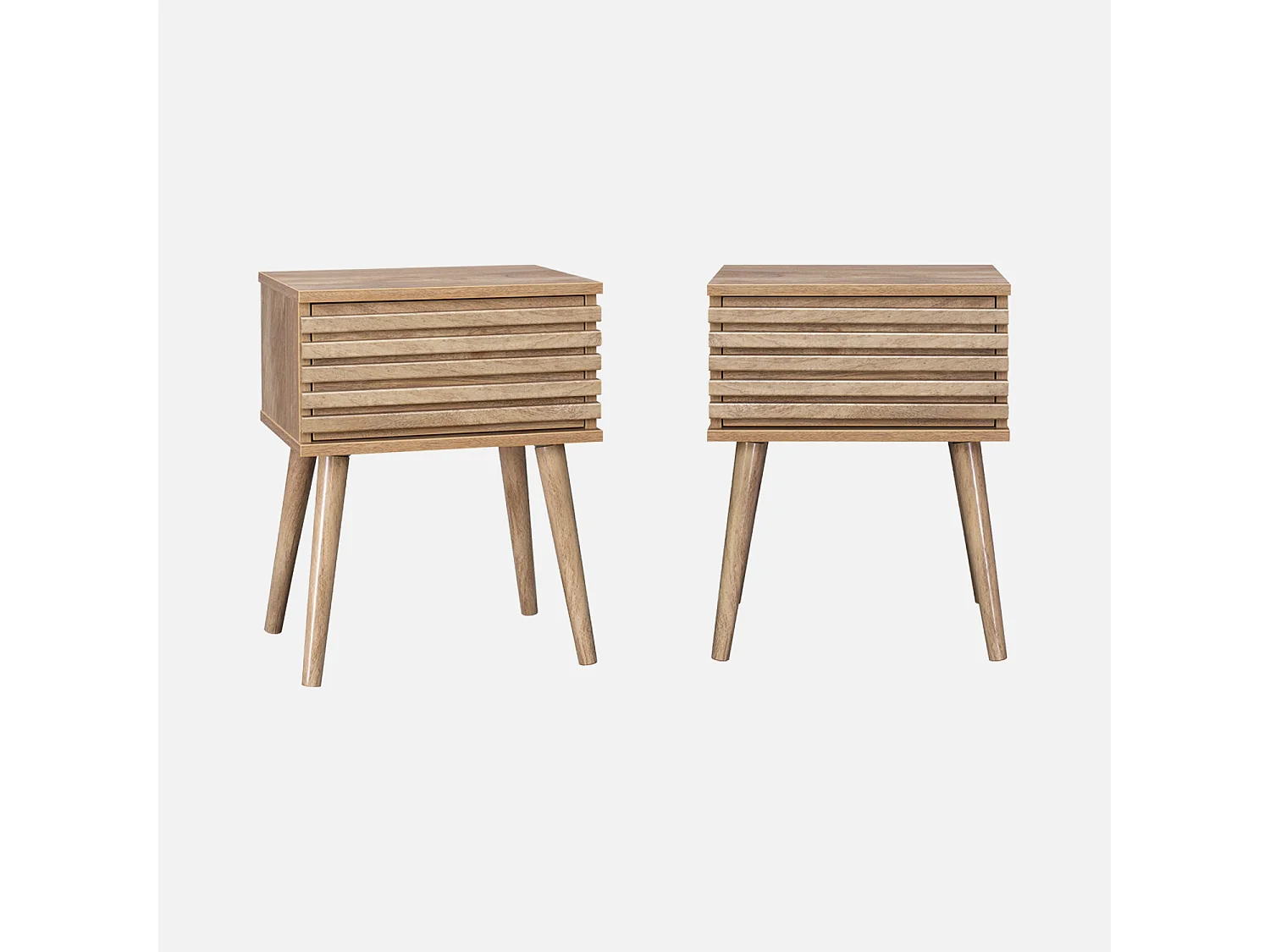 Set 2 comodini scandinavi con decoro in legno scanalato, marrone