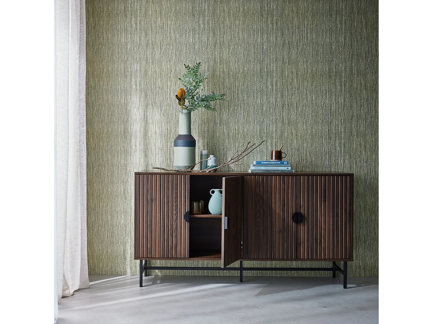 Buffet de rangement effet bois foncé. Bazalt. quatre portes. deux étagères. buffet haut. vaisselier. L 157.5 x l 39 x H 83cm