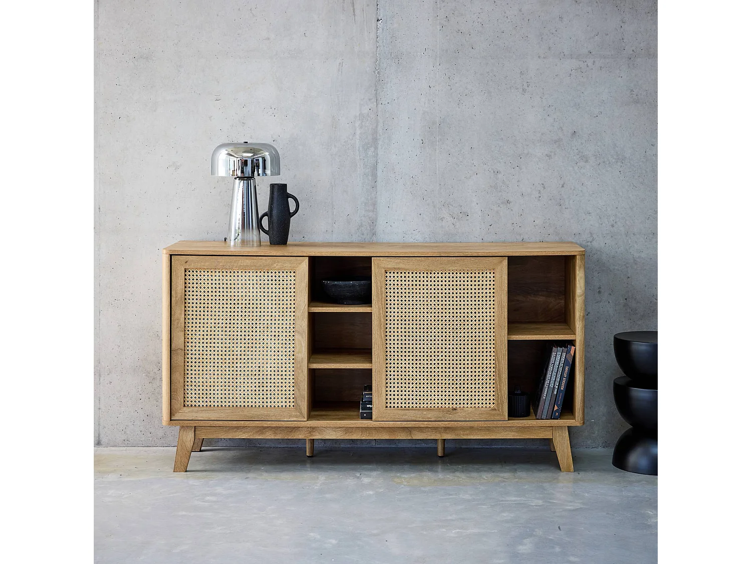 Aparador con 2 puertas correderas y estantes efecto madera y caña,