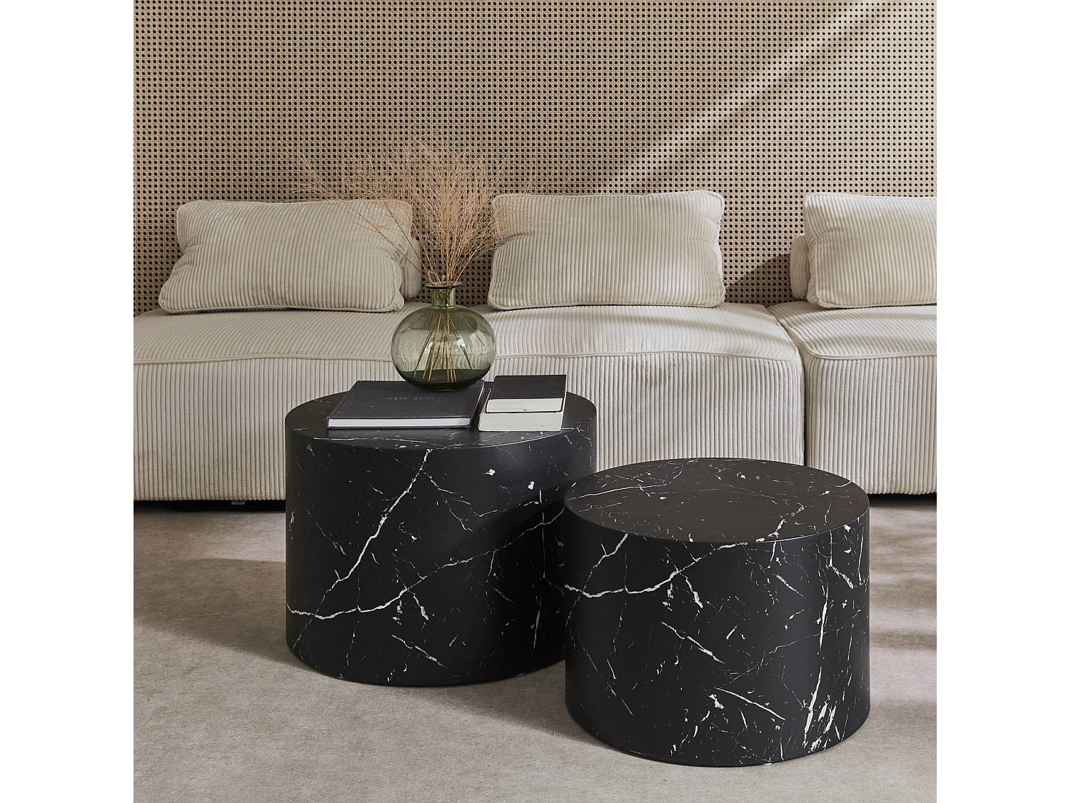 Set di 2 tavolini rotondi con effetto marmo, nero