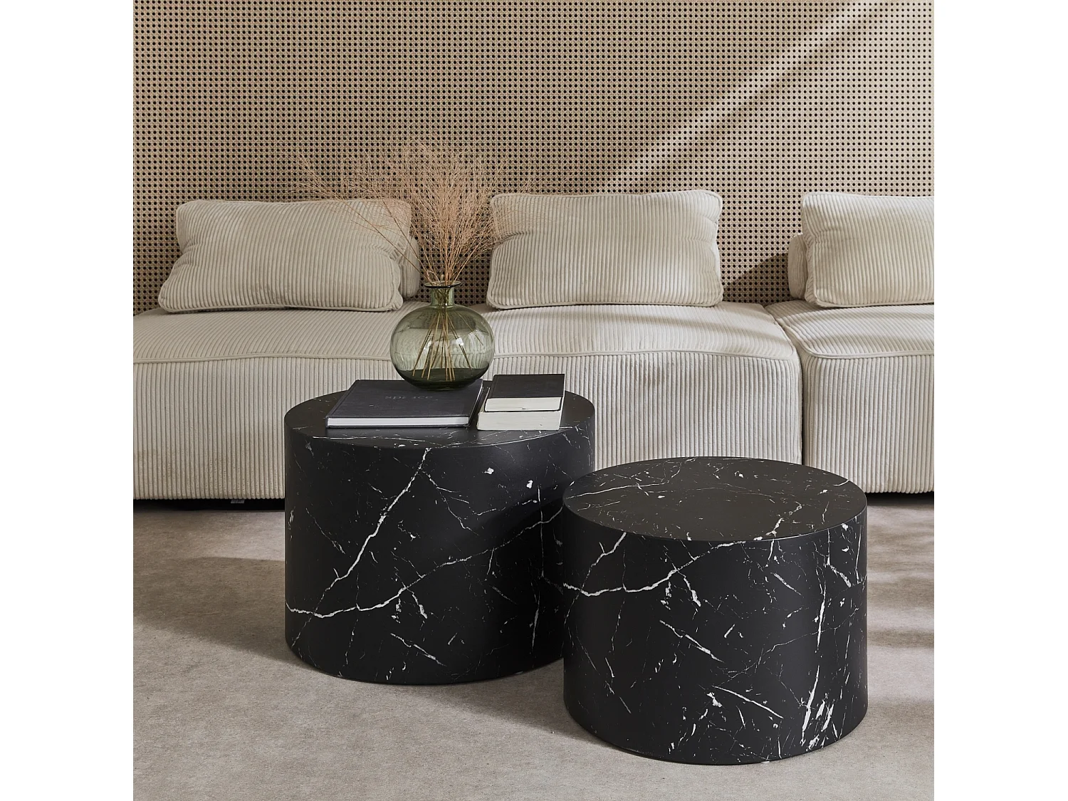 Set di 2 tavolini rotondi con effetto marmo, nero