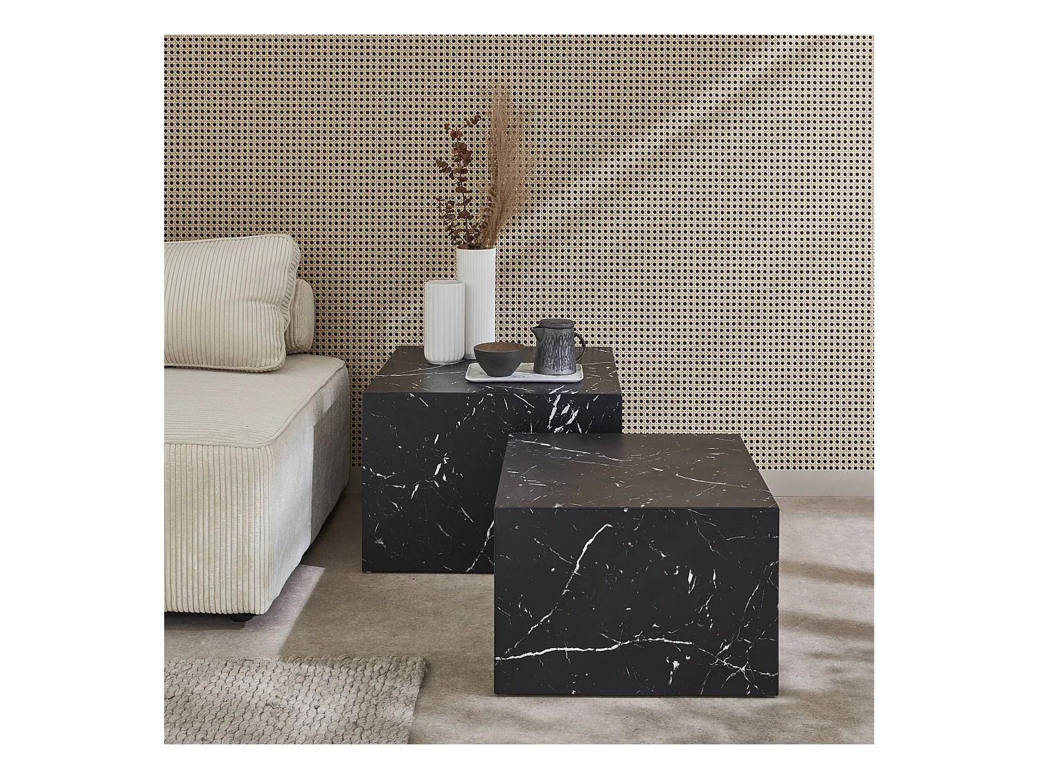 Set di 2 tavolini quadrati con effetto marmo, nero