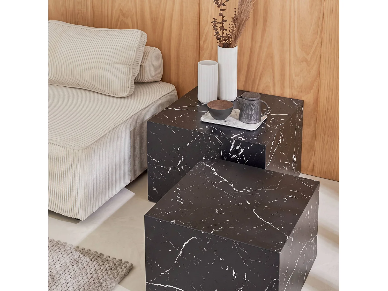 Set di 2 tavolini quadrati con effetto marmo, Paros, Nero, 58x58x40 cm