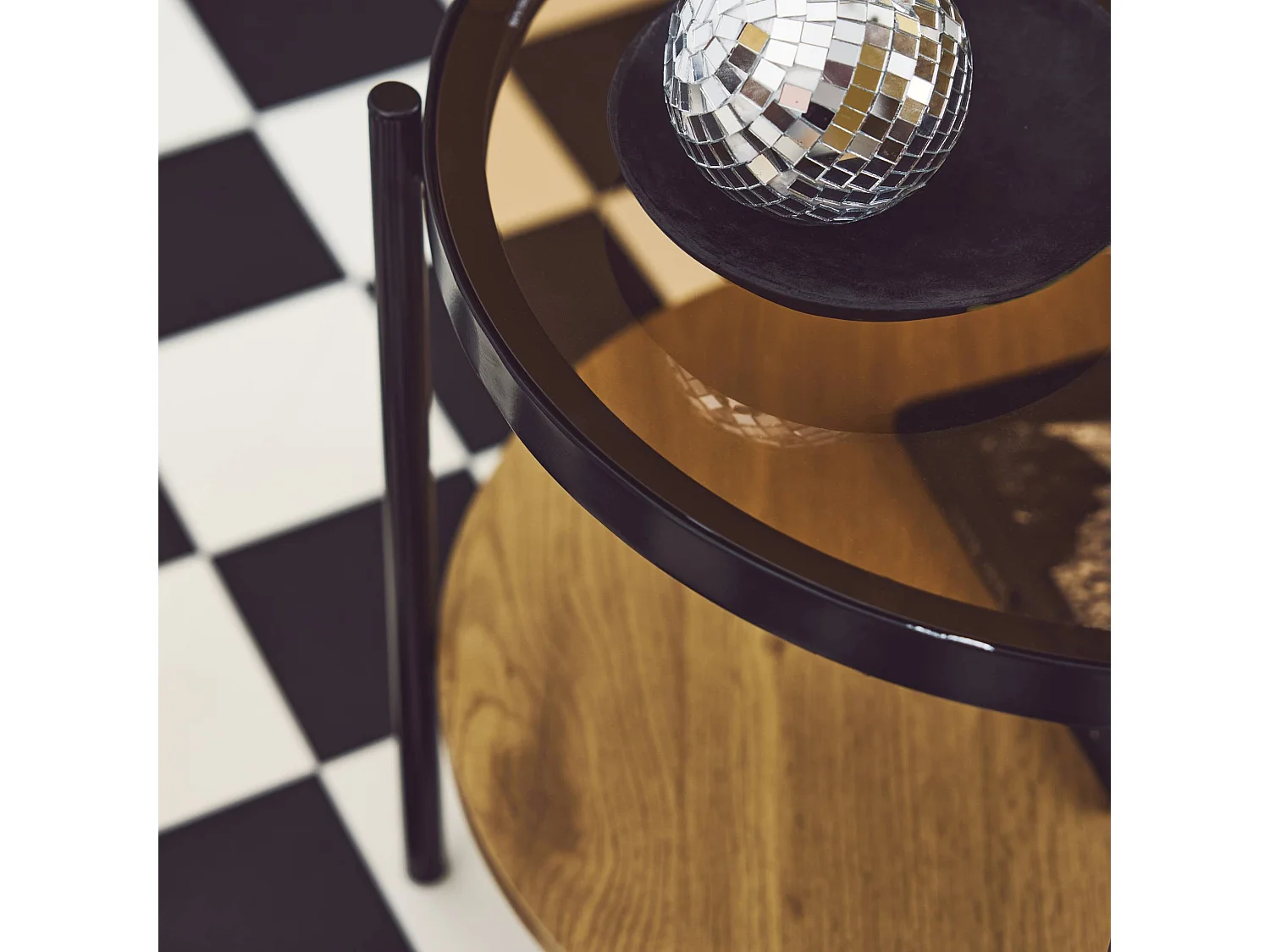 Tavolino rotondo in vetro temperato, legno ed effetto metallo nero,