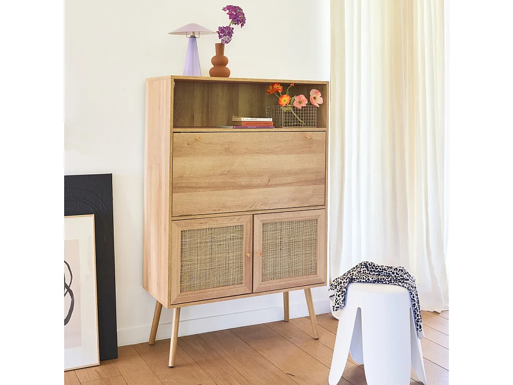 Bureau secrétaire. 2 portes en cannage. étagères. décor bois. pieds en bois de sapin