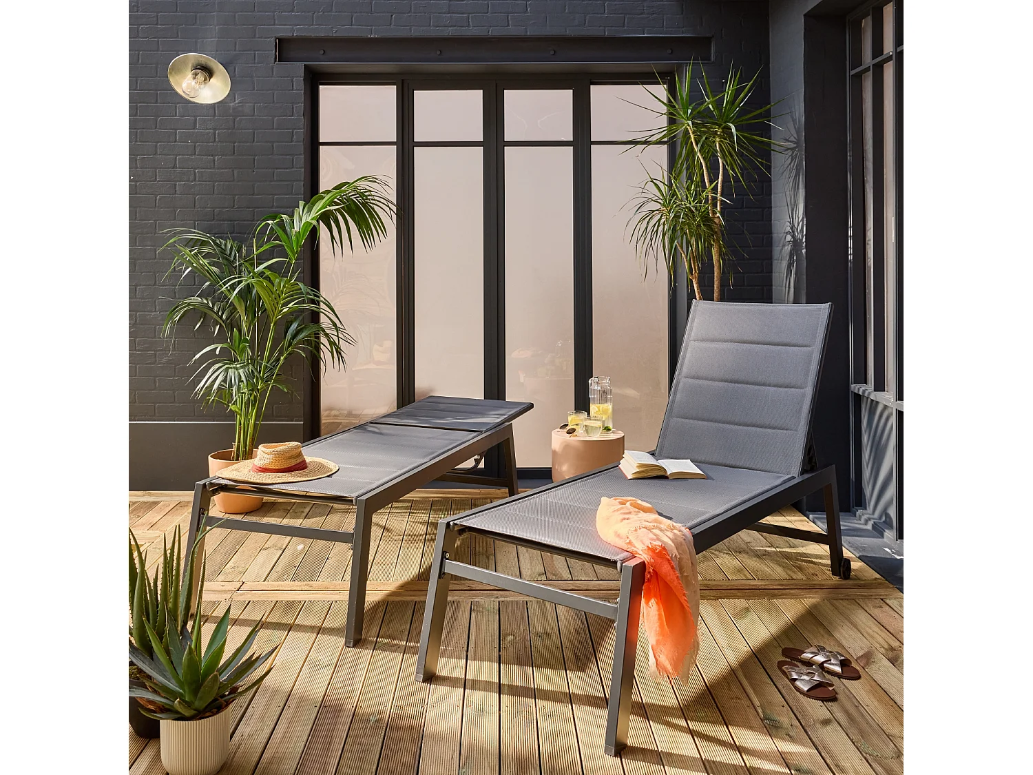 Set di 2 lettini prendisole multiposizione in textilene trapuntato e