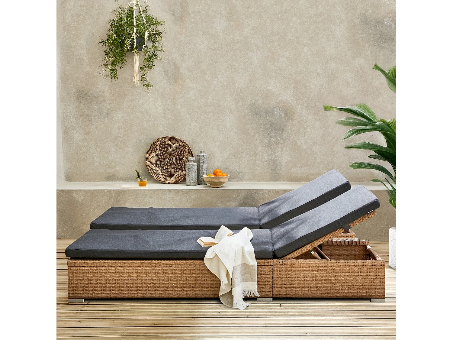 Set di 2 lettini prendisole in resina intrecciata di poliestere,