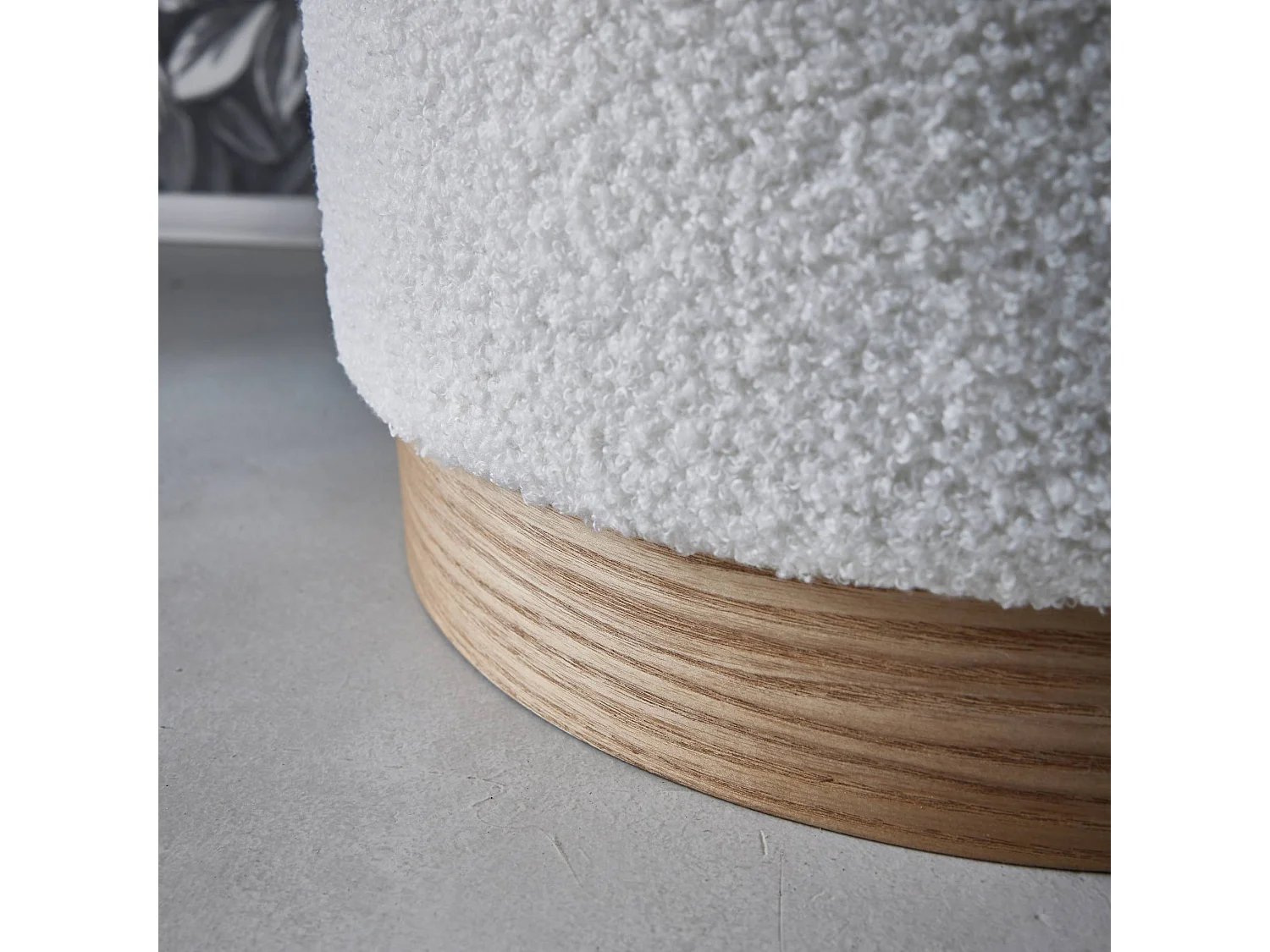 Taburete estilo escandinavo de rizos blancos blanco