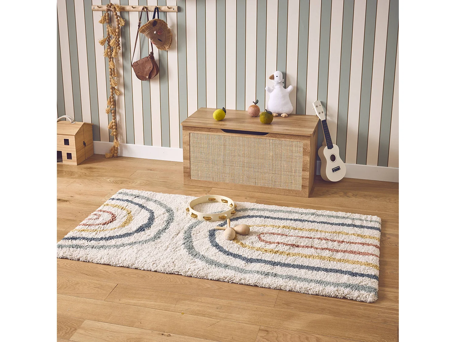 Alfombra infantil rainbow, interior crema y multicolor