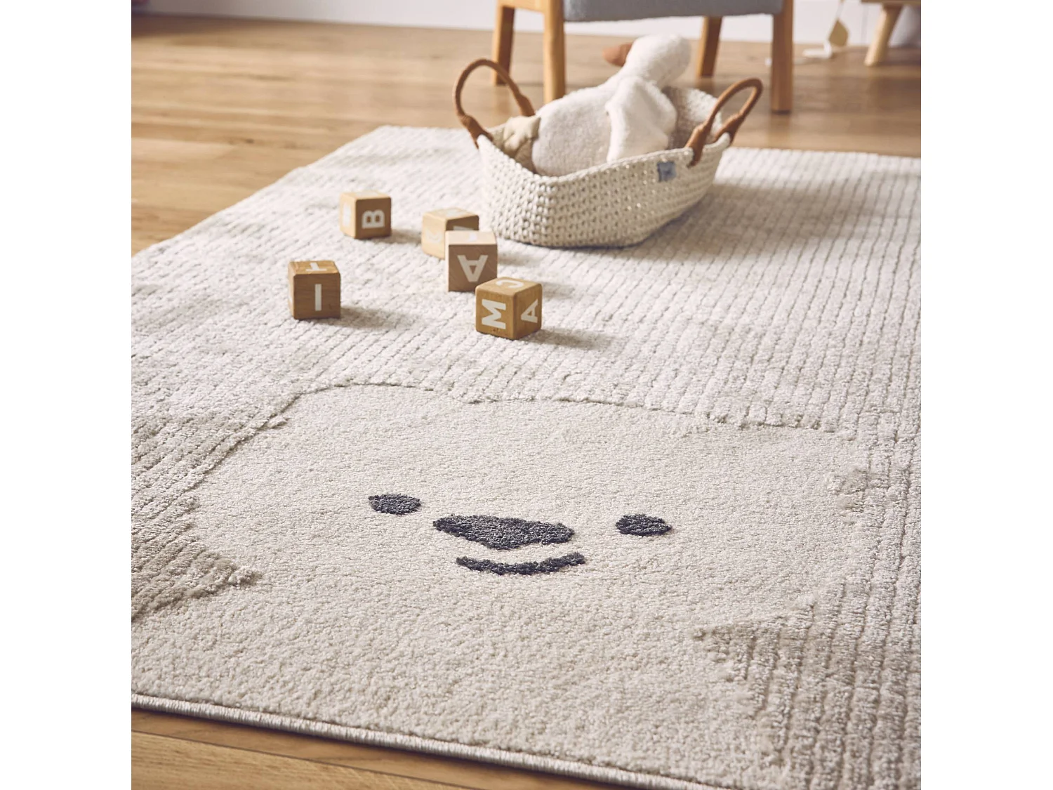 Tapis enfant 120 x 170cm Beige / Crème. petit ourson. poils ras. tapis frisé très doux