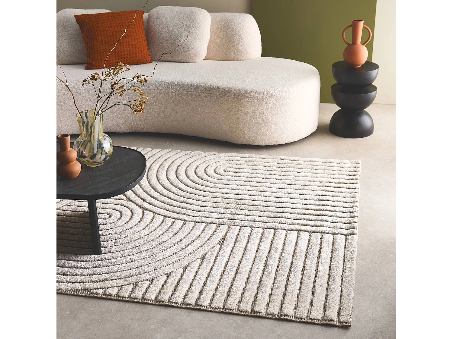 Tapis intérieur motif ethnique arches 120x170cm. poils ras. beige et crème