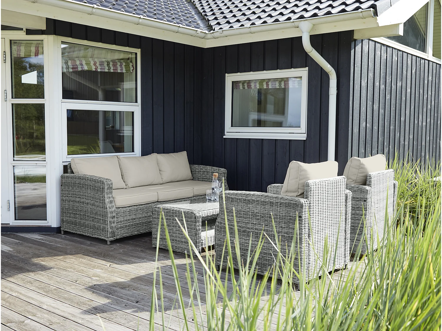 Gram Gartensofa 3 Sitzer, inkl. Sitzkissen, natur und offwhite.