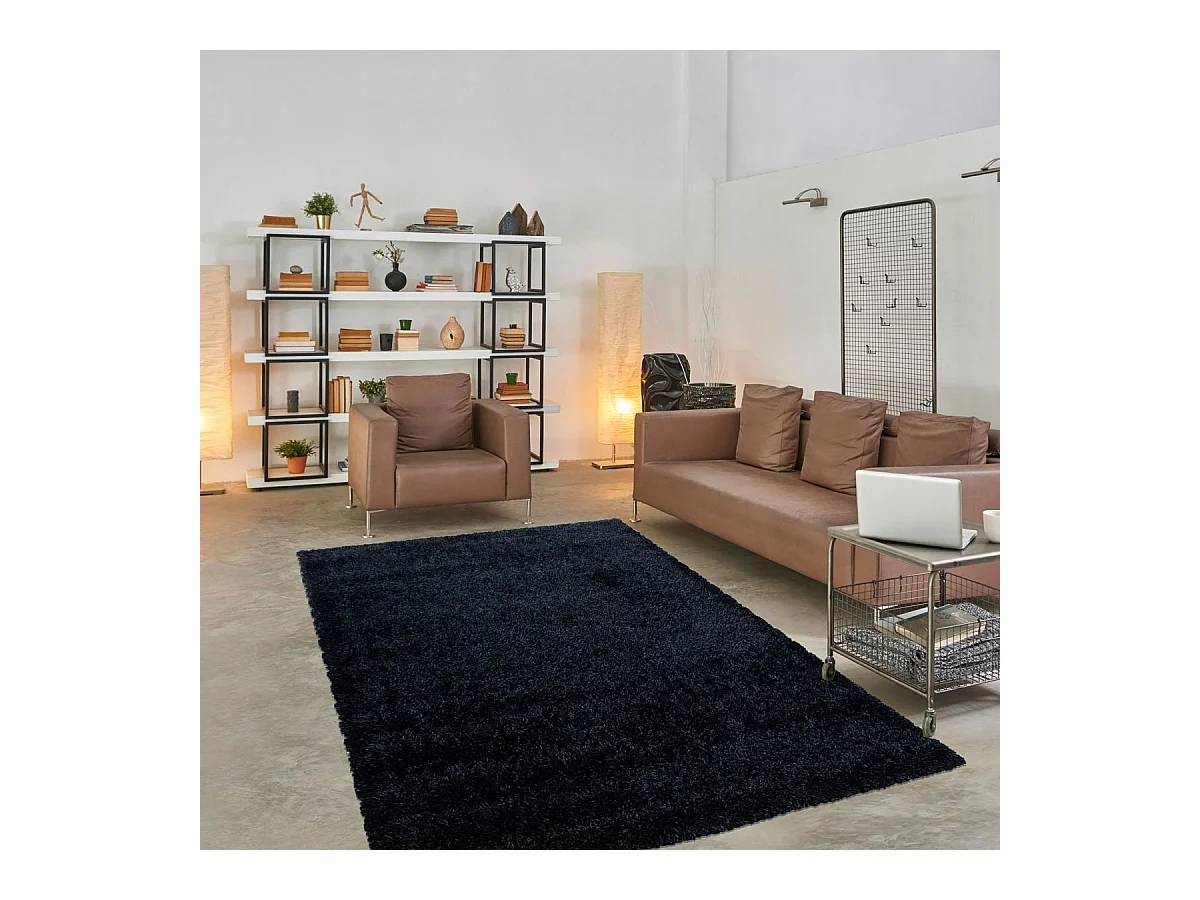 Tapis longs poils shaggy Ø120cm rond tissé noir motif uni UNI A